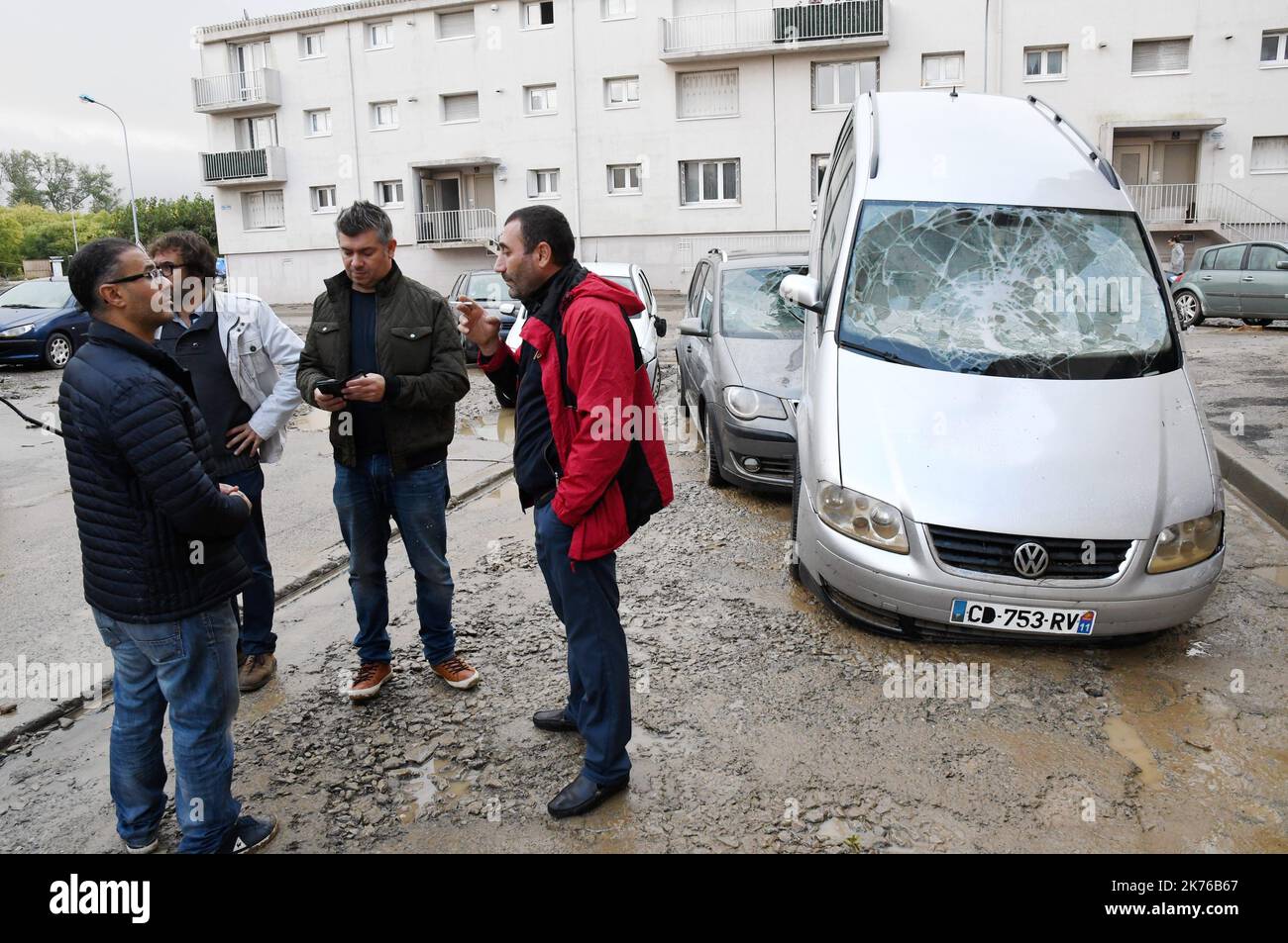 Szenen der Sturzflut in Trebes, in der Nähe von Carcassonne, Frankreich. Mindestens 10 Menschen sind nach einem Sturzflut in der südfranzösischen Region Aude gestorben, sagten lokale Beamte am Montag Stockfoto