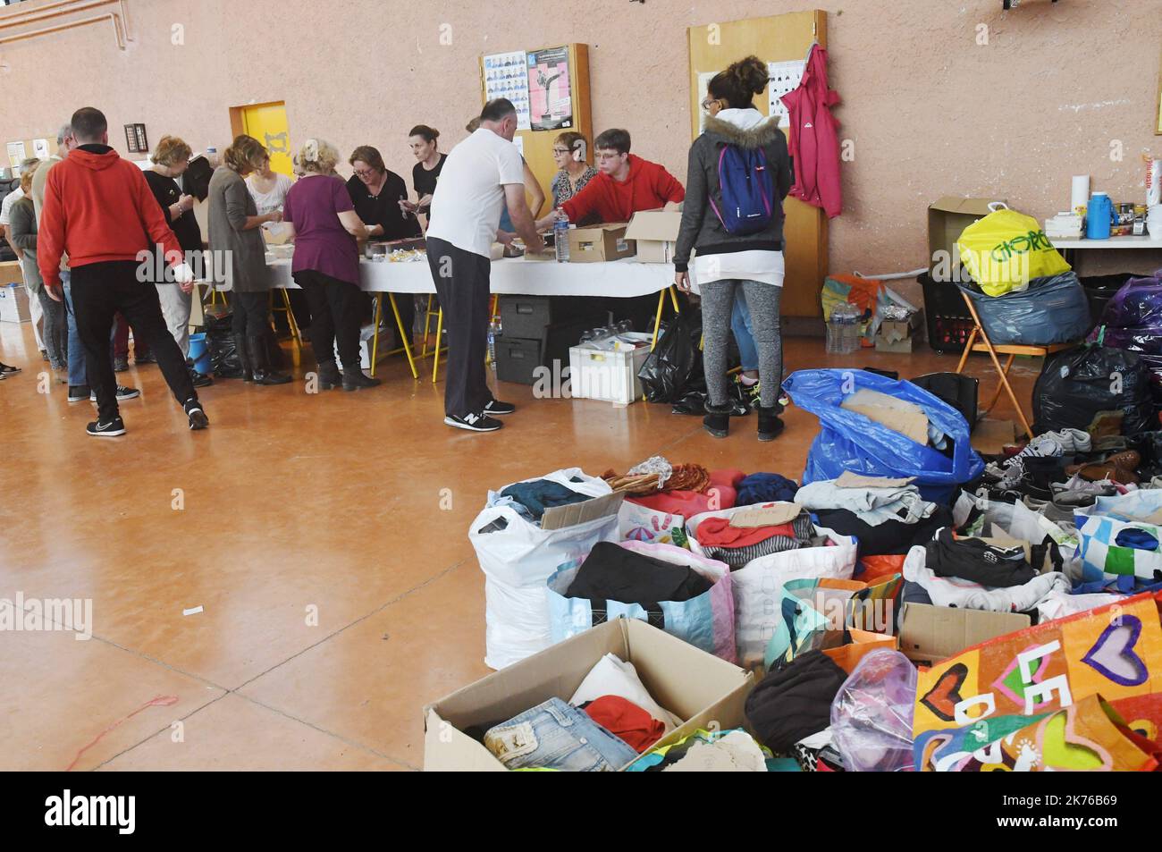 Szenen der Sturzflut in Trebes, in der Nähe von Carcassonne, Frankreich. Mindestens 10 Menschen sind nach einem Sturzflut in der südfranzösischen Region Aude gestorben, sagten lokale Beamte am Montag Stockfoto