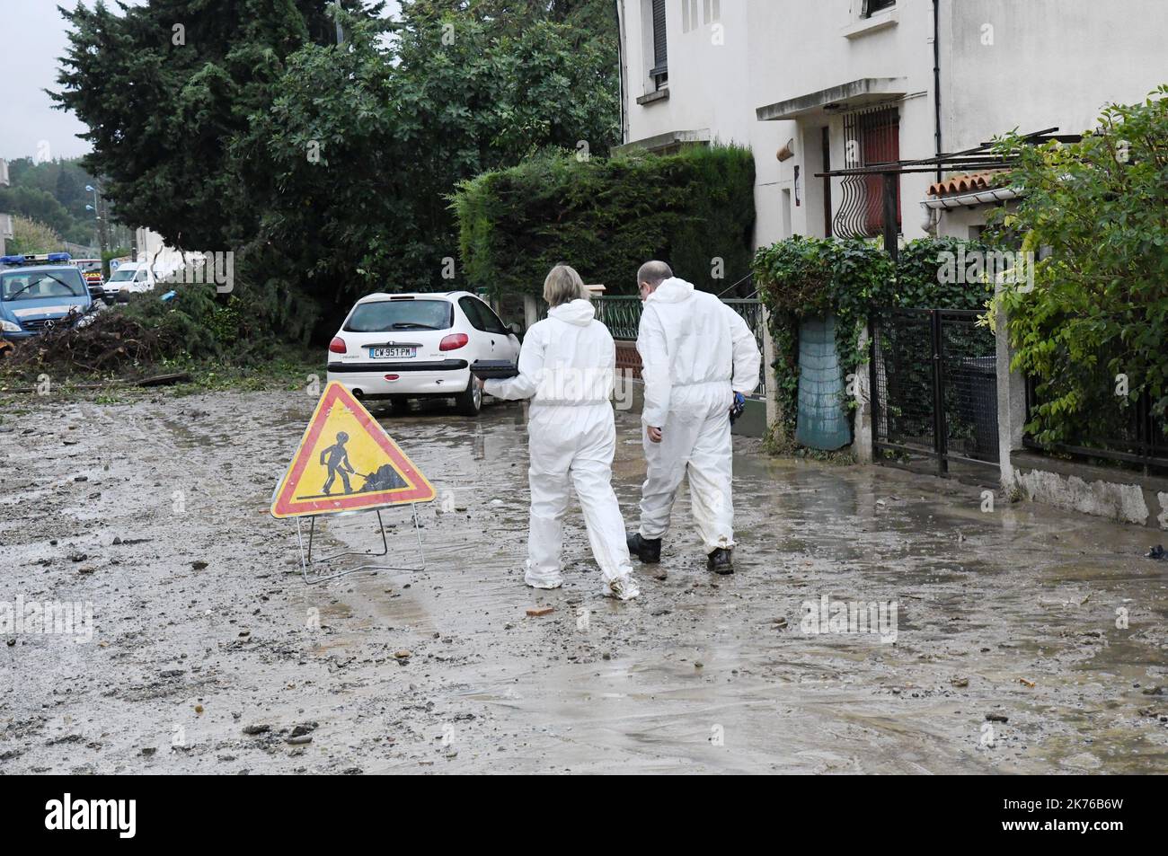 Szenen der Sturzflut in Trebes, in der Nähe von Carcassonne, Frankreich. Mindestens 10 Menschen sind nach einem Sturzflut in der südfranzösischen Region Aude gestorben, sagten lokale Beamte am Montag Stockfoto