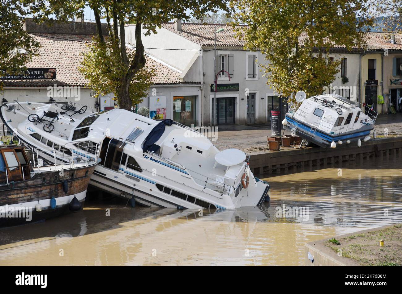 Szenen der Sturzflut in Trebes, in der Nähe von Carcassonne, Frankreich. Mindestens 10 Menschen sind nach einem Sturzflut in der südfranzösischen Region Aude gestorben, sagten lokale Beamte am Montag Stockfoto