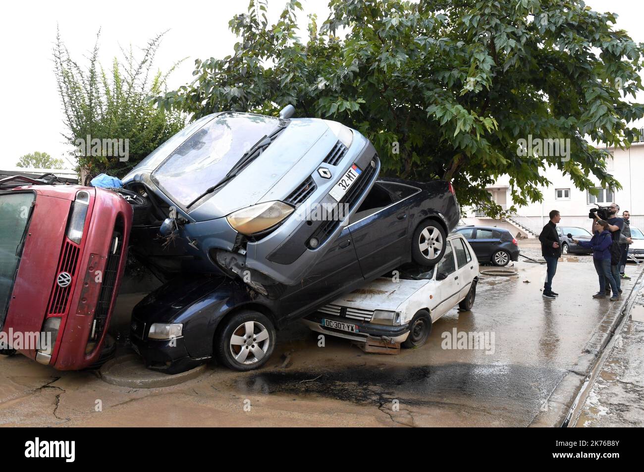 Szenen der Sturzflut in Trebes, in der Nähe von Carcassonne, Frankreich. Mindestens 10 Menschen sind nach einem Sturzflut in der südfranzösischen Region Aude gestorben, sagten lokale Beamte am Montag Stockfoto