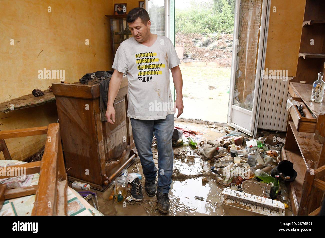 Szenen der Sturzflut in Trebes, in der Nähe von Carcassonne, Frankreich. Mindestens 10 Menschen sind nach einem Sturzflut in der südfranzösischen Region Aude gestorben, sagten lokale Beamte am Montag Stockfoto