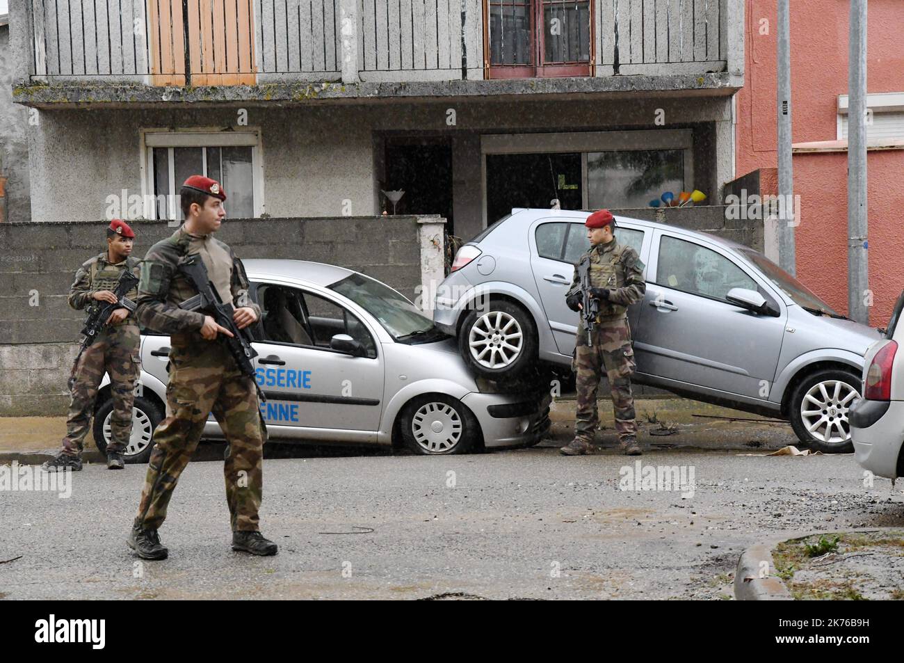 Szenen der Sturzflut in Trebes, in der Nähe von Carcassonne, Frankreich. Mindestens 10 Menschen sind nach einem Sturzflut in der südfranzösischen Region Aude gestorben, sagten lokale Beamte am Montag Stockfoto