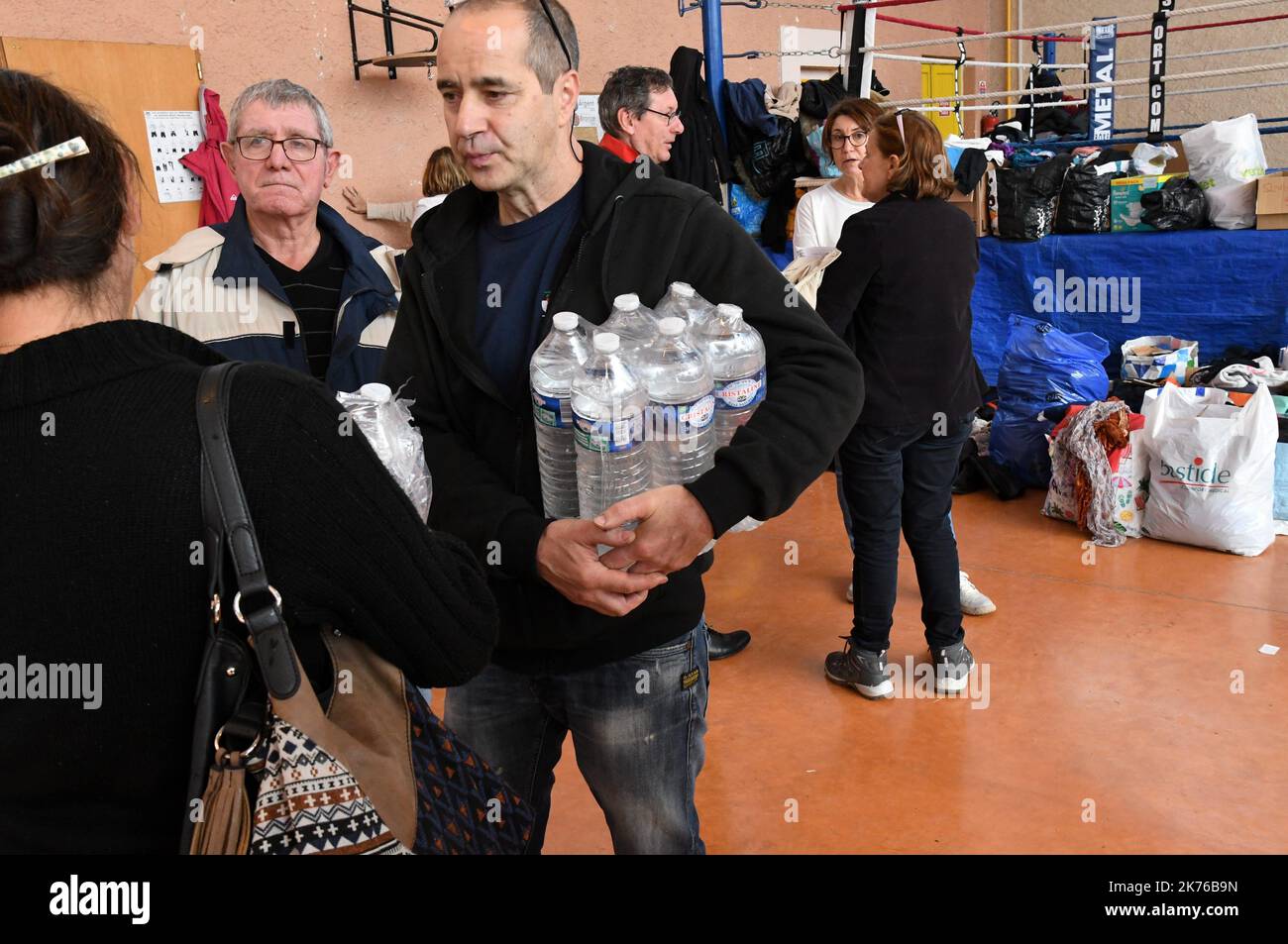 Szenen der Sturzflut in Trebes, in der Nähe von Carcassonne, Frankreich. Mindestens 10 Menschen sind nach einem Sturzflut in der südfranzösischen Region Aude gestorben, sagten lokale Beamte am Montag Stockfoto