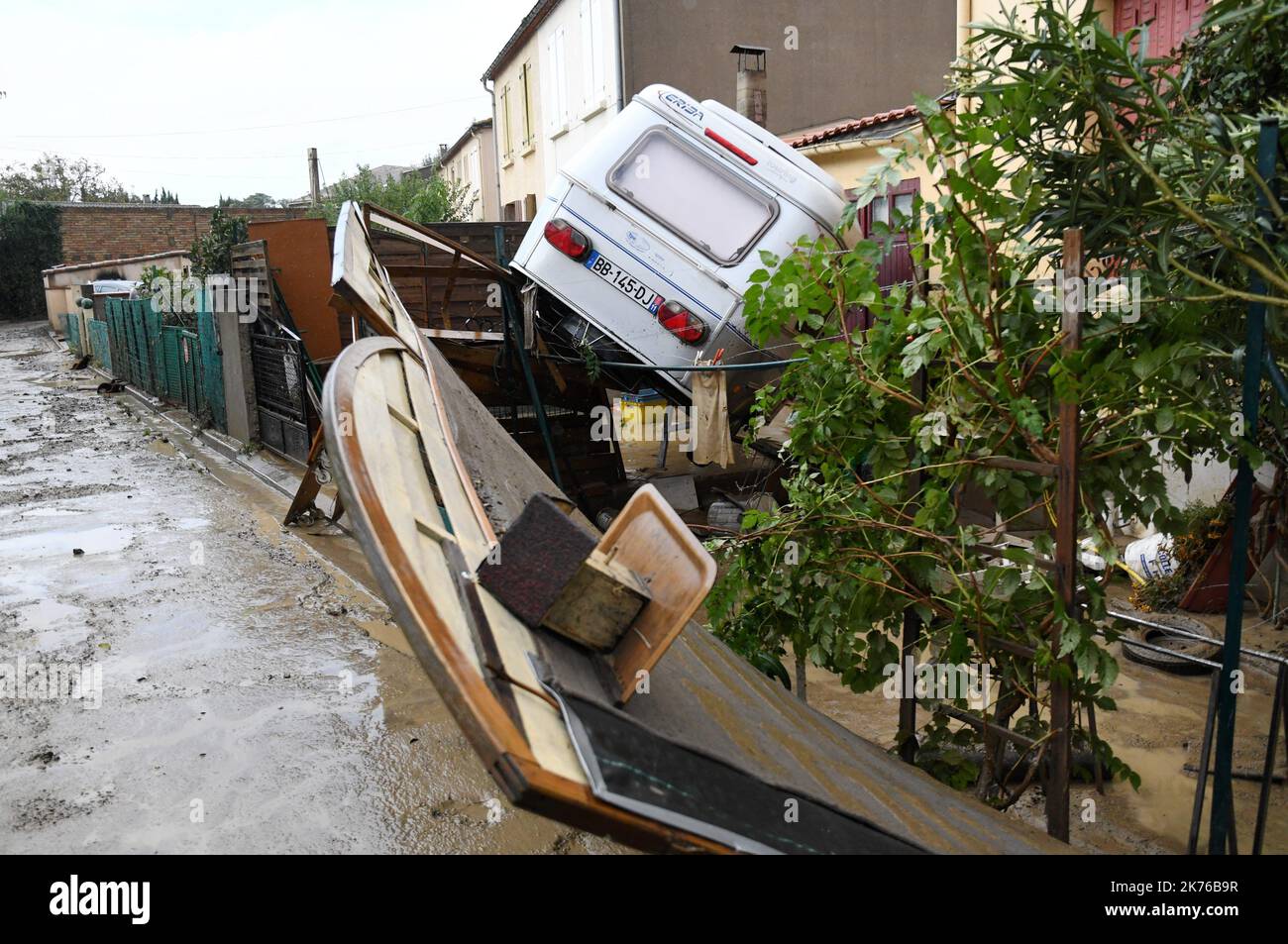 Szenen der Sturzflut in Trebes, in der Nähe von Carcassonne, Frankreich. Mindestens 10 Menschen sind nach einem Sturzflut in der südfranzösischen Region Aude gestorben, sagten lokale Beamte am Montag Stockfoto