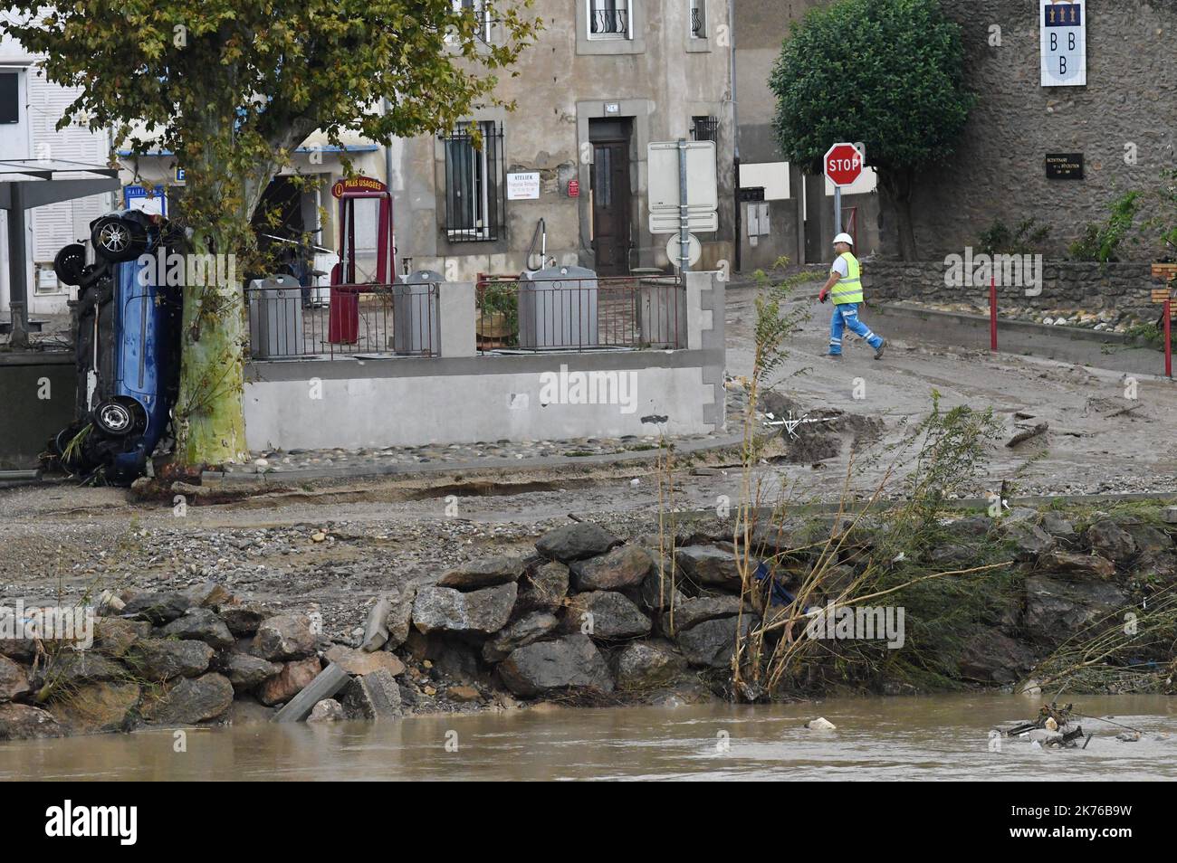 Szenen der Sturzflut in Trebes, in der Nähe von Carcassonne, Frankreich. Mindestens 10 Menschen sind nach einem Sturzflut in der südfranzösischen Region Aude gestorben, sagten lokale Beamte am Montag Stockfoto