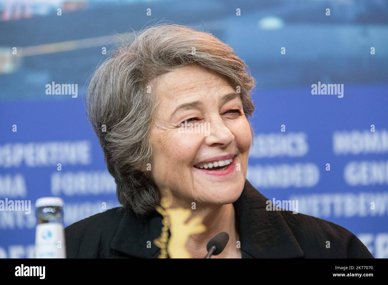 Die britische Schauspielerin Charlotte Rampling, die mit einem Goldenen Ehrenbären ausgezeichnet werden soll, wird im Rahmen eines Fotogesprächs und einer Pressekonferenz bei den Berliner Filmfestspielen „Berlinale“ 69. vorgestellt. Stockfoto