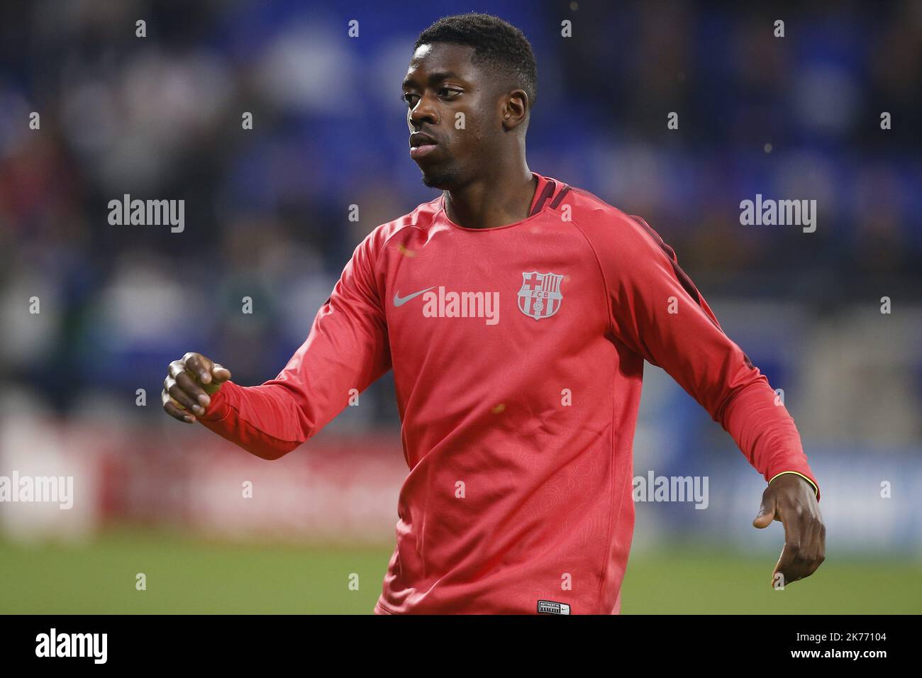 Ousmane Dembele aus Barcelona reagiert während des Aufwärmpuls vor dem UEFA Champions League-Spiel der ersten Etappe 16 zwischen Olympique Lyonnais und Barcelona im Groupama Stadium in Lyon, Frankreich. 19/02/2019 Stockfoto