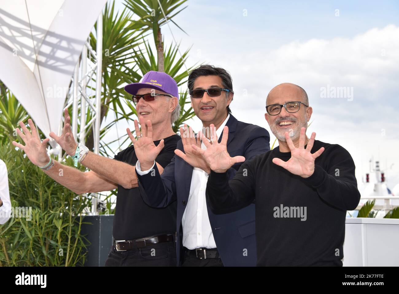 Fotocall du Film de Asif-KAPADIA (Royaume Unis), „Diego MARADONA“, présenté hors compétition. (L-R) Coach Fernando Signorini, der britische Regisseur Asif Kapadia und der Biograph Daniel Arcucci posieren während der Fotoschau für „Diego Maradona“ auf den jährlichen Filmfestspielen von Cannes 72., am 20. Mai 2019 in Cannes, Frankreich. Der Film wird auf dem Festival, das vom 14. Bis 25. Mai stattfindet, außer Konkurrenz präsentiert. 72. jährliche Filmfestspiele von Cannes in Cannes, Frankreich, Mai 2019. Das Filmfestival findet vom 13. Bis 26. Mai statt. Stockfoto