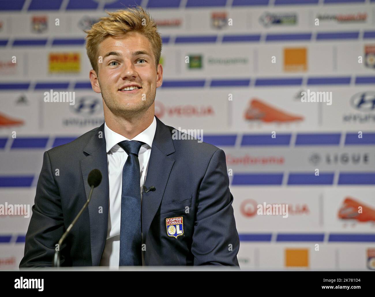 Presentation de JOACHIM ANDERSEN le 12/07/19 -A Décines au Groupama Training Centre presentation du nouveau joueur de l'OL JOACHIM ANDERSEN - 2019/07/12. Olympique Lyon - Transfers 19/20 : neue Spieler. Stockfoto