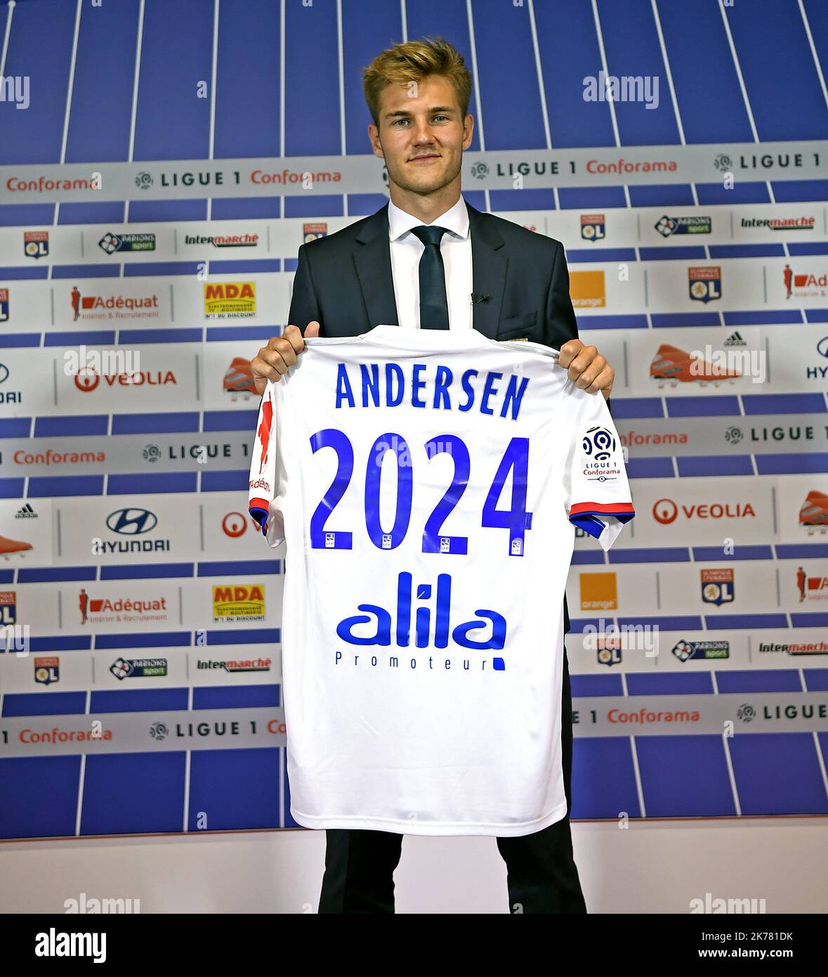 Presentation de JOACHIM ANDERSEN le 12/07/19 -A Décines au Groupama Training Centre presentation du nouveau joueur de l'OL JOACHIM ANDERSEN - 2019/07/12. Olympique Lyon - Transfers 19/20 : neue Spieler. Stockfoto