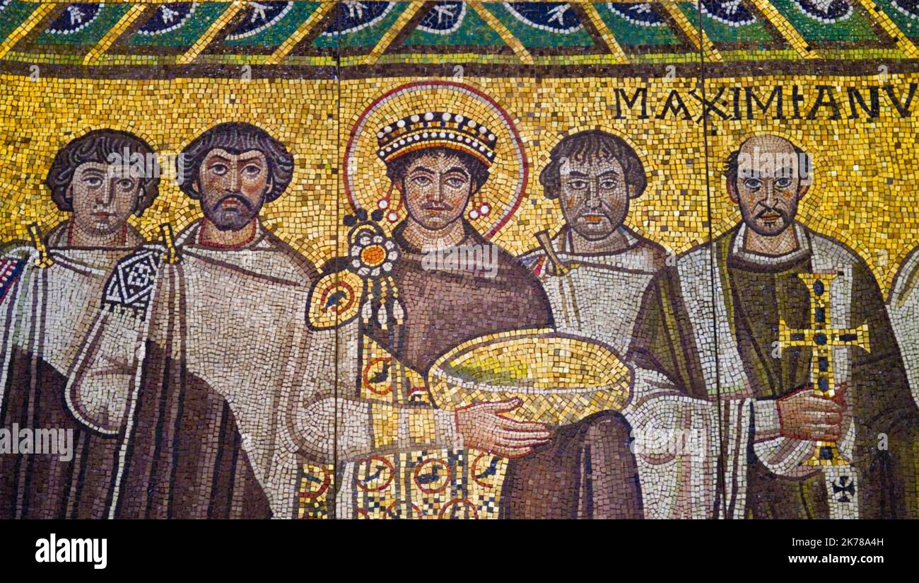 JUSTINIAN 1 (482-565) Oströmischer Kaiser in einem zeitgenössischen Mosaik in der Basilika San vitale, Ravenna, Italien. Stockfoto
