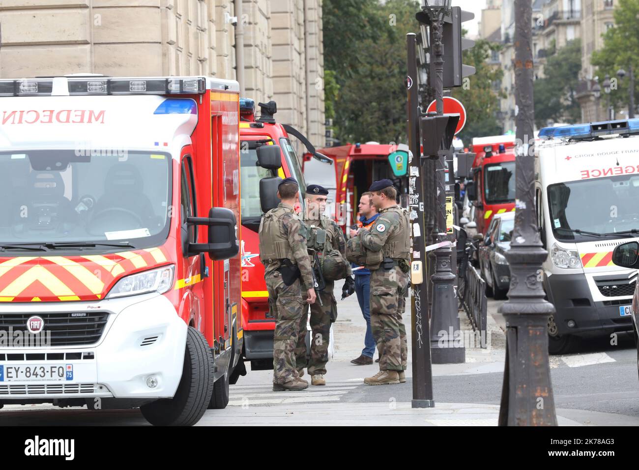 Vier Menschen wurden bei einem Messerangriff auf das Polizeihauptquartier in Paris, Frankreich, getötet Stockfoto