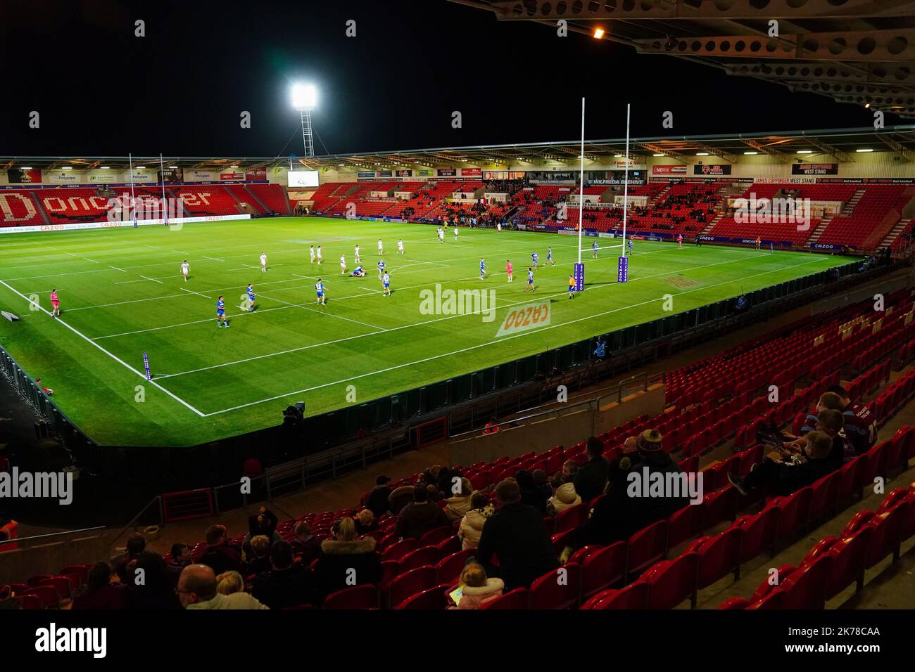 Allgemeine Ansicht des Spiels während des Rugby League World Cup-Spiels der Gruppe A im Eco-Power Stadium, Doncaster. Bilddatum: Sonntag, 17. Oktober 2022. Stockfoto
