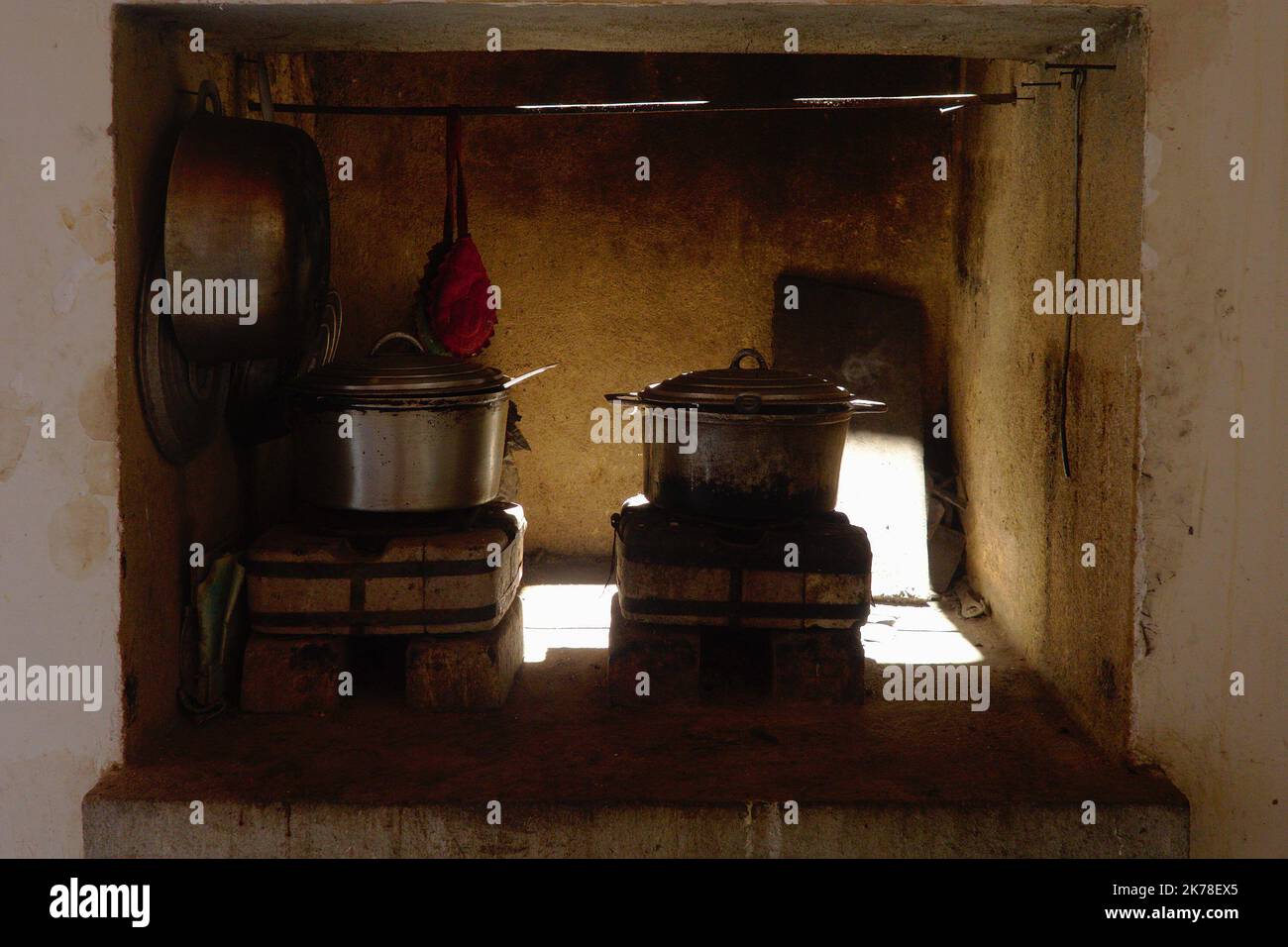 ©Arnaud De Grave / Le Pictorium/MAXPPP - Arnaud De Grave / Le Pictorium - 12/11/2015 - Madagaskar / Alaotra-Mangoro - Küche. / 12/11/2015 - Madagaskar / Alaotra-Mangoro - Küche... Stockfoto