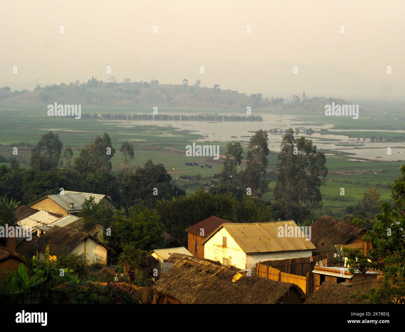 ©Arnaud De Grave / Le Pictorium/MAXPPP - Arnaud De Grave / Le Pictorium - 12/11/2015 - Madagaskar / Alaotra-Mangoro - Village du lac Alaotra. / 12/11/2015 - Madagaskar / Alaotra-Mangoro - Dorf am Alaotra-See. Stockfoto