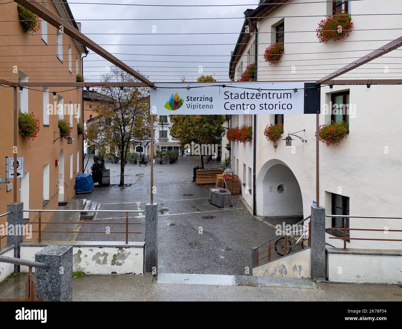 Schöne Einkaufsmöglichkeiten in Sterzing Vipiteno Stockfoto