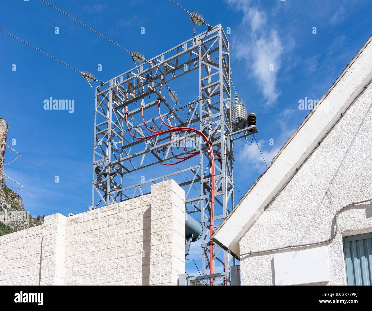 Wasserkraftwerk zur Stromerzeugung Stockfoto