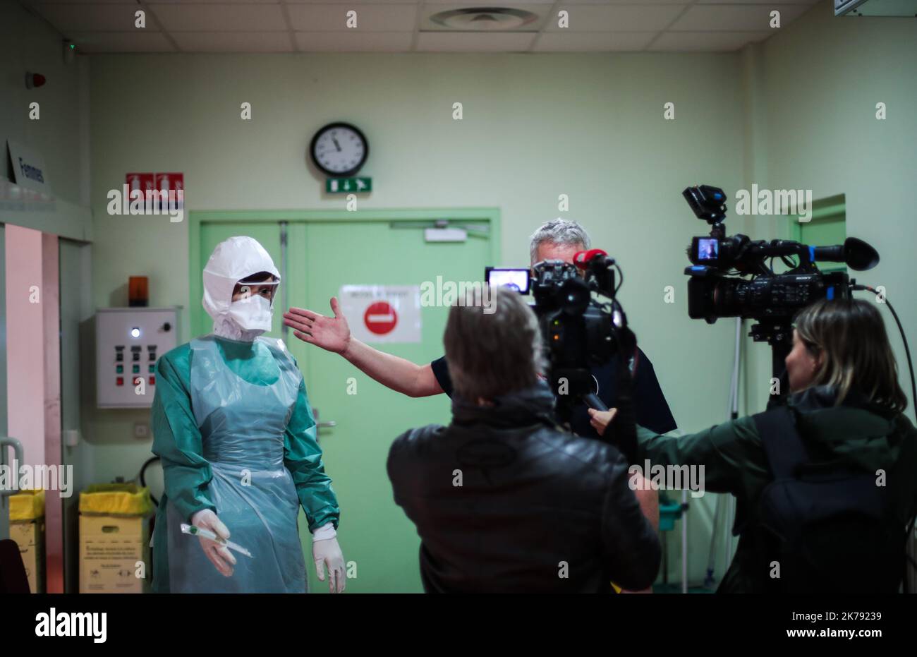 Der französische Premierminister und Gesundheitsminister Edouard Philippe im Universitätskrankenhaus von Bordeaux. Stockfoto