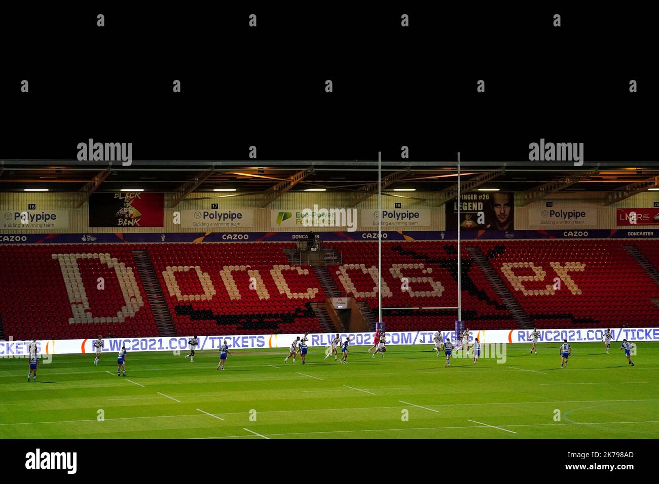 Allgemeine Ansicht des Spiels während des Rugby League World Cup-Spiels der Gruppe A im Eco-Power Stadium, Doncaster. Bilddatum: Sonntag, 17. Oktober 2022. Stockfoto