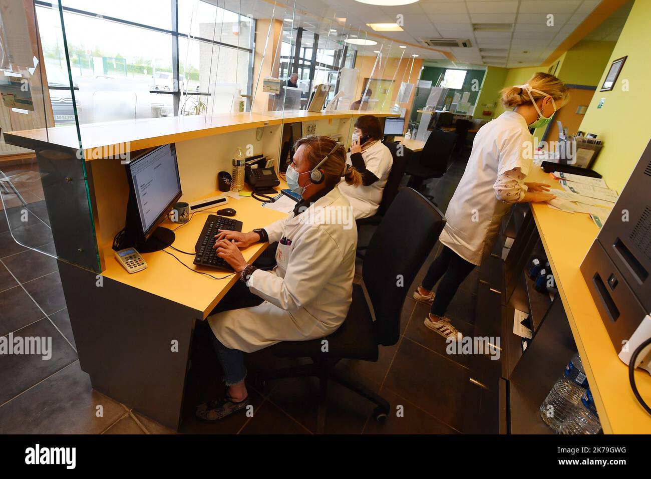 Zurück zur Arbeit im Radiologiezentrum, Nordfrankreich. Stockfoto