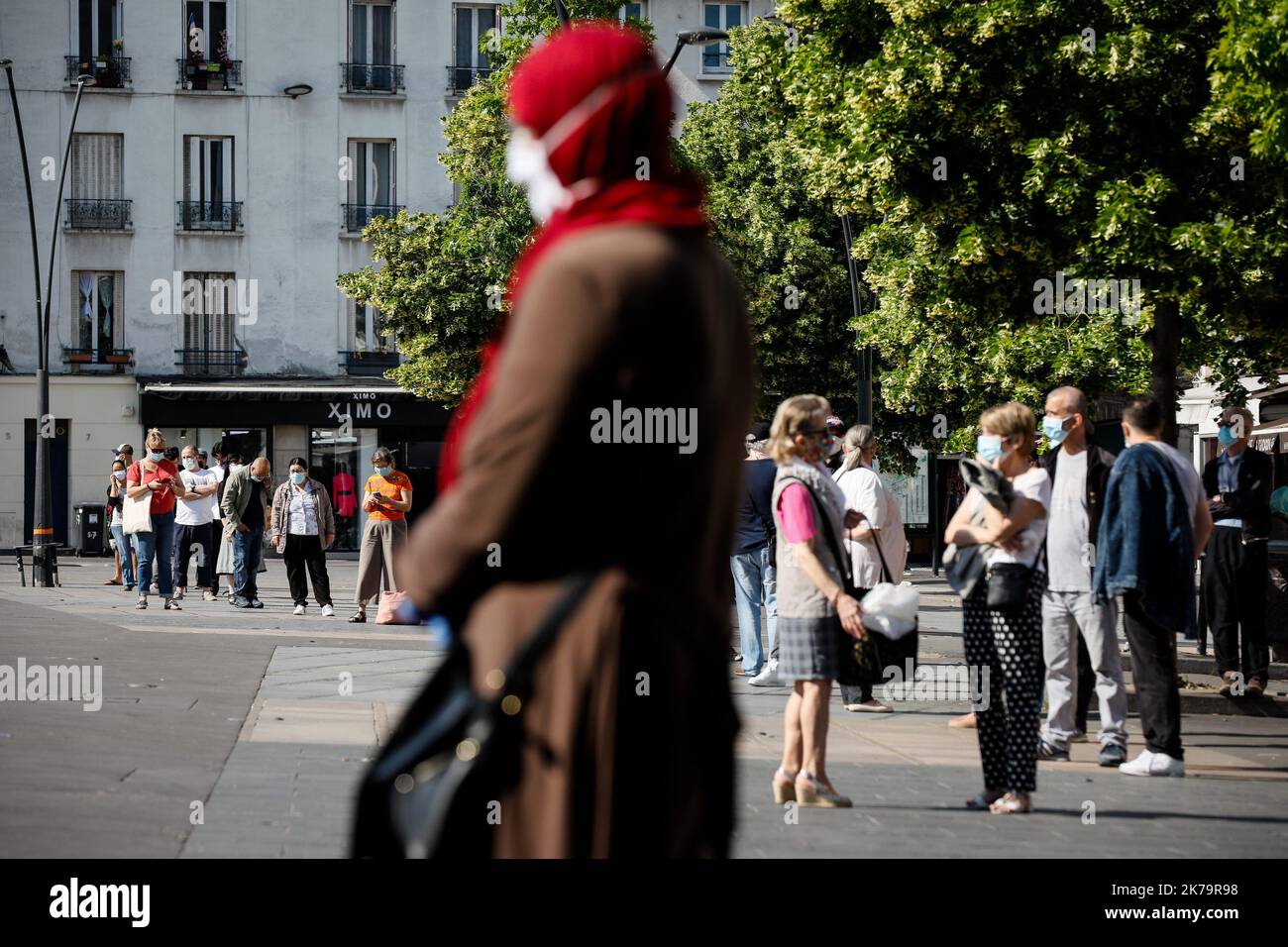 ©THOMAS PADILLA/MAXPPP - 27/05/2020 ; SAINT-DENIS, FRANKREICH ; L' AGENCE REGIONALE DE SANTE ET L' ASSISTANCE PUBLIQUE HOPITAUX DE PARIS ORGANIZENT UNE VASTE OPERATION GRATUITE DE DEPISTAGE DU COVID 19 A SAINT DENIS. - Saint Denis, Frankreich, Mai 27. 2020 - Covid-19 / Tests in Saint Denis *** Ortsüberschrift *** Stockfoto