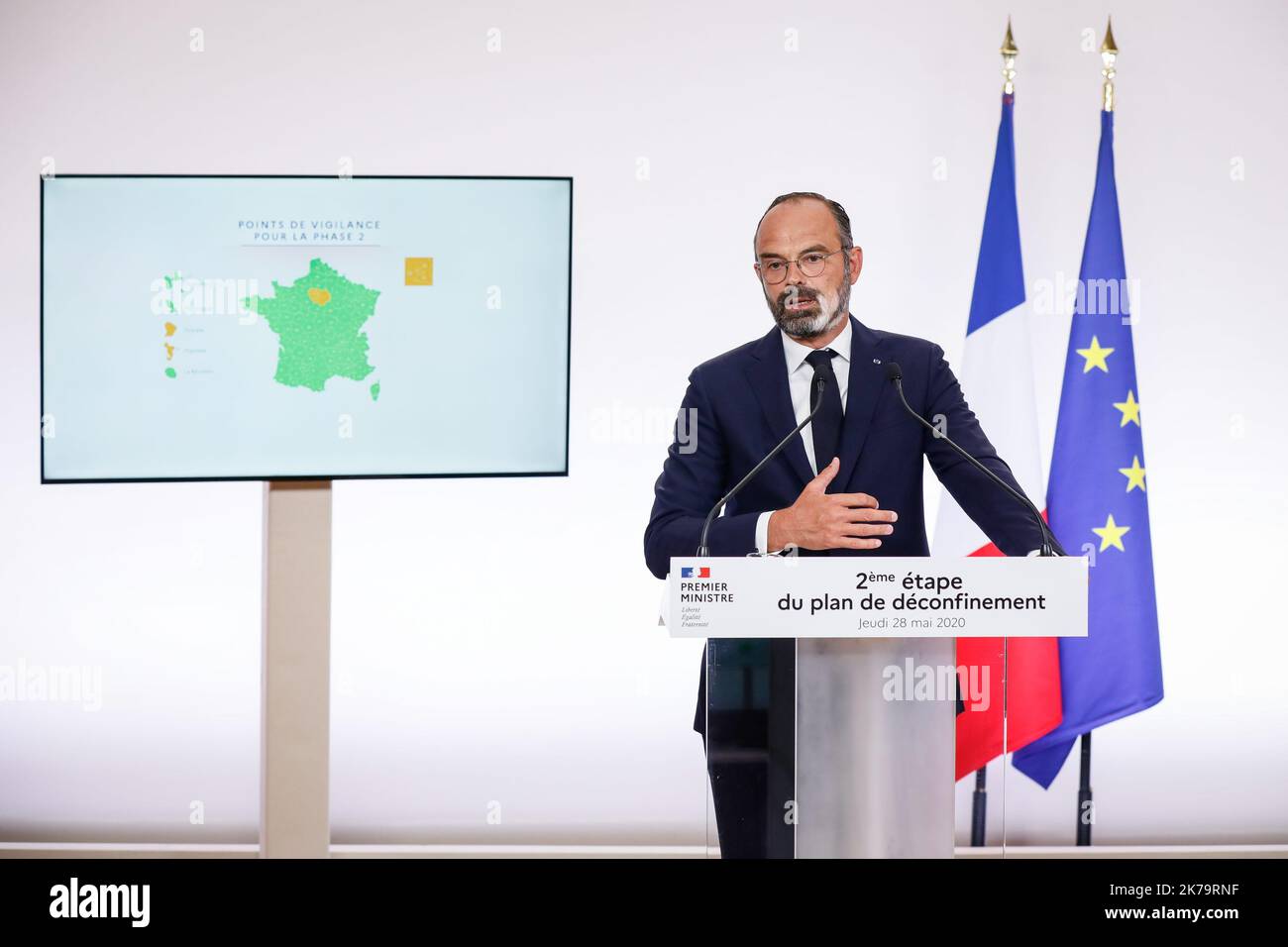 Der französische Premierminister Edouard Philippe spricht während einer Fernsehansprache im Hotel Matignon in Paris, Frankreich, am 28. Mai 2020, Die zweite Phase der Lockerung der Sperrmaßnahmen ab dem 02. Juni bekannt zu geben, nachdem am 11. Mai die strikten „Stay-at-Home“-Anweisungen zur Eindämmung der Ausbreitung der Coronavirus-Pandemie (COVID-19) aufgehoben wurden. Stockfoto