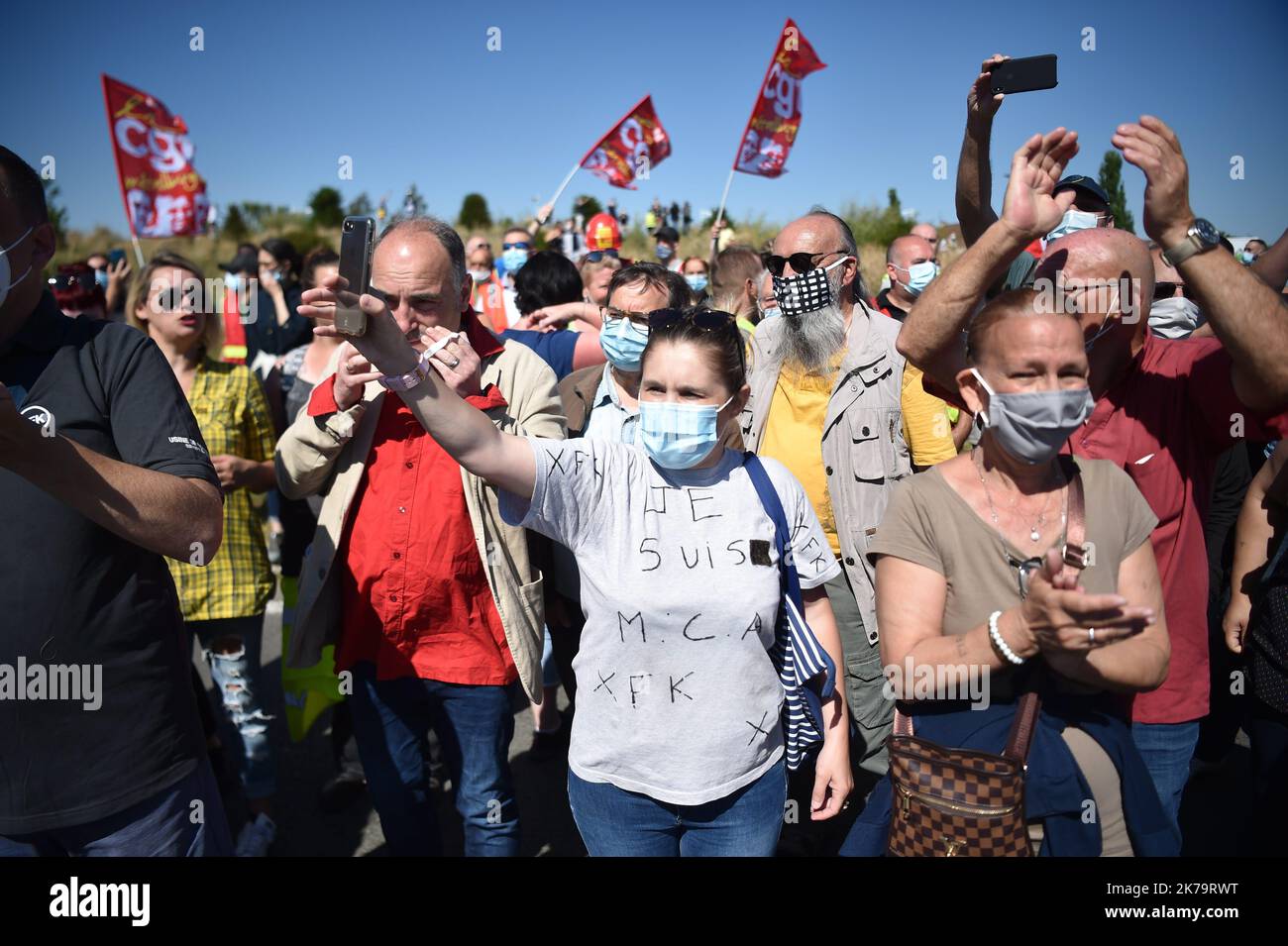 Demonstration von gewählten Beamten, Gewerkschaften und Bewohnern von Maubeuge und Val de Sambre gegen die Fusion der Renault-Werke in Douai und Maubeuge, die vom MCA Maubeuge auslaufen Stockfoto