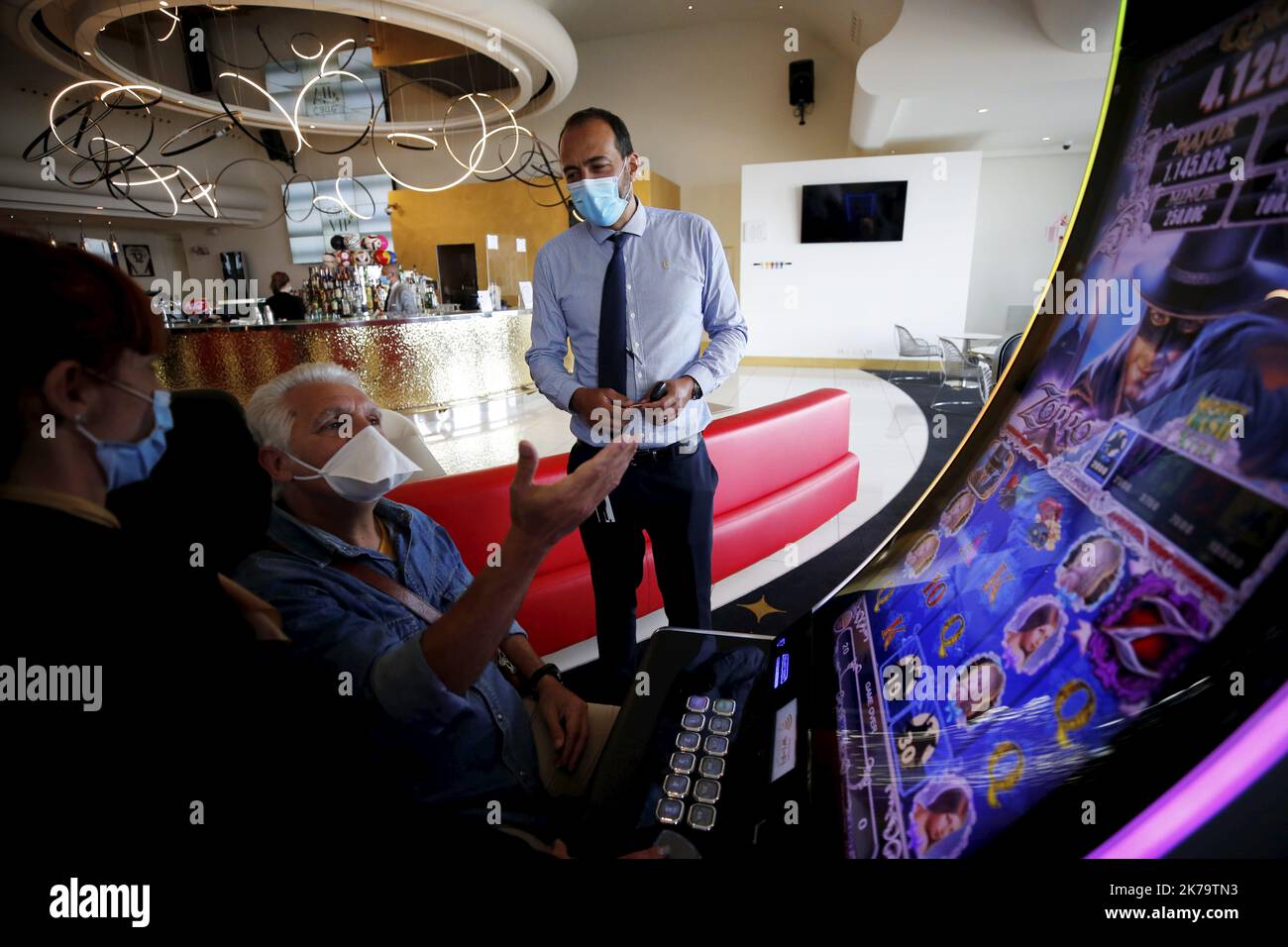 Definement Schritt 2: Wiedereröffnung des Menton Casinos. Frankreich Stockfoto