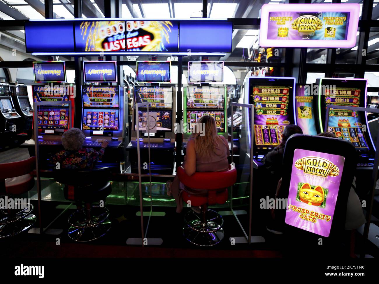 Definement Schritt 2: Wiedereröffnung des Menton Casinos. Frankreich Stockfoto