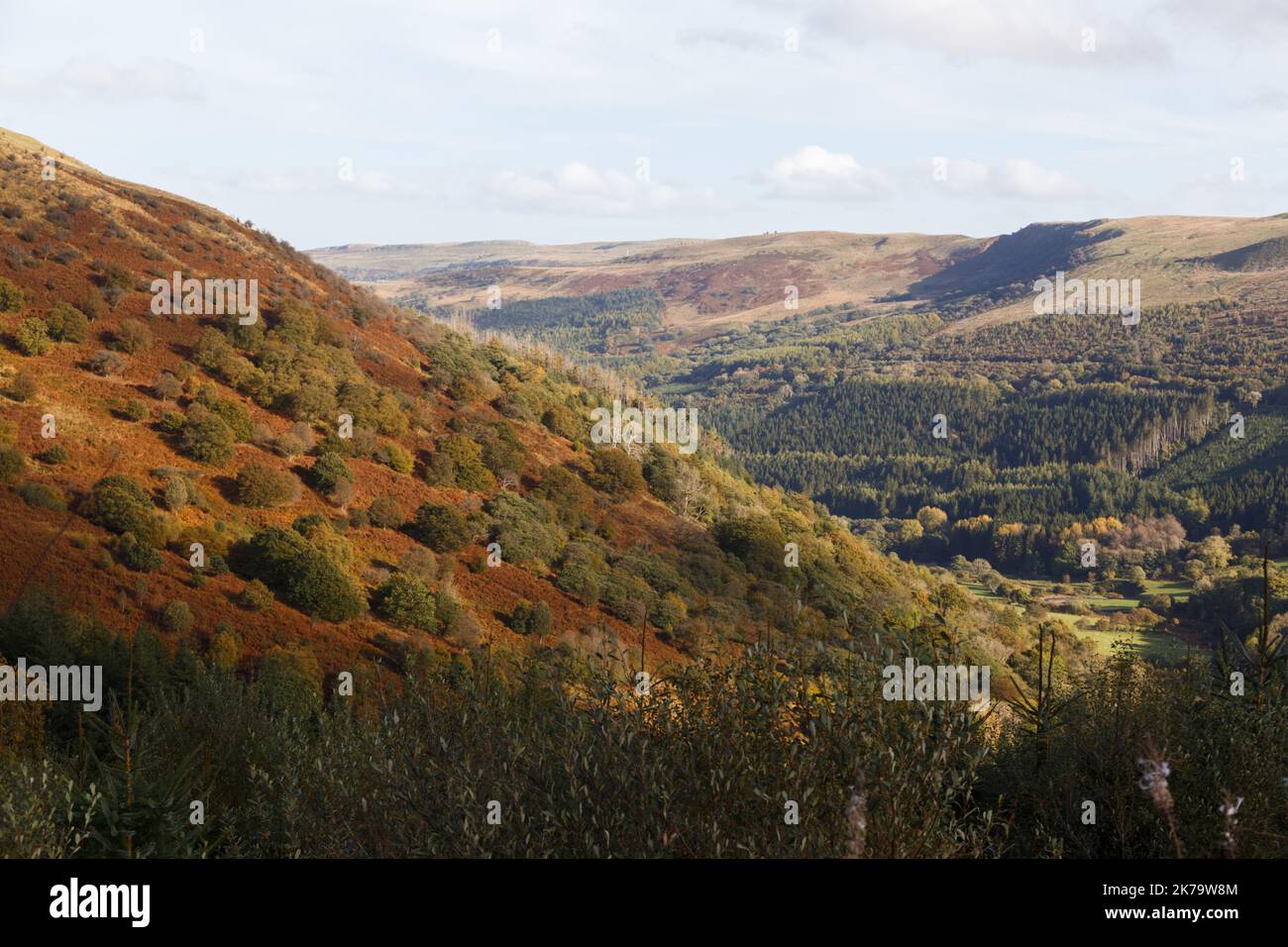 Talybont, Südwales, Großbritannien. 17 Oktober '22. Wetter in Großbritannien: Ein sonniger Nachmittag über den Bergen. Quelle: Andrew Bartlett/Alamy Live News. Stockfoto