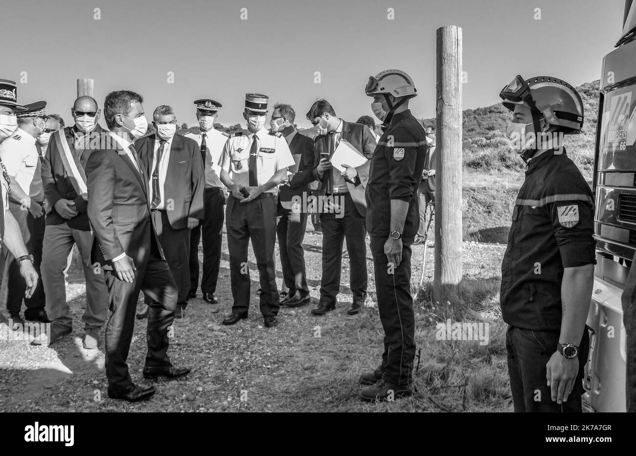 Â©PHOTOPQR/L'INDEPENDANT/MICHEL CLEMENTZ CLEMENTZ MICHEL ; PERPIGNAN ; 11/07/2020 ; CALCE LE 11 JUILLET 2020 / POLITIQUE / VISITE DU MINISTRE DE L'INTERIEUR GERALD DARMANIN AU COL DE LA DONA / VISITE DES POMPIERS QUI ONT LUTTES SUR L'INCENDIE DE CES DERNIERS JOURS / Stockfoto