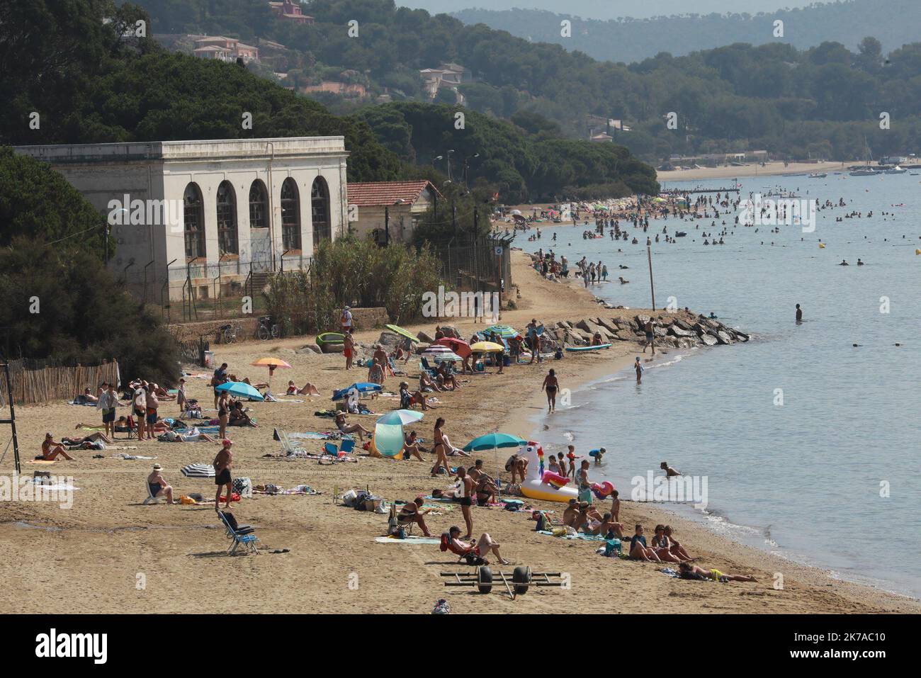 ©PHOTOPQR/NICE MATIN/Laurent Martinat ; LA LONDE ; 31/07/2020 ; VISITE A LA LONDE DU SECRETAIRE D'EAT AU TOURISME, REUNION A LA BASE NAUTIQUE PUIS VISITE DU POSTE DE SECOURS PLAGE DE MIRAMAR französischer Staatssekretär für den Tourismusbesuch in La Londe, Südfranc,e am juli 31. 2020 Stockfoto