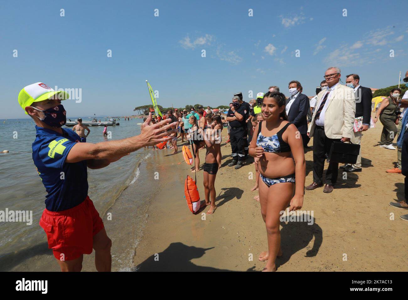 ©PHOTOPQR/NICE MATIN/Laurent Martinat ; LA LONDE ; 31/07/2020 ; VISITE A LA LONDE DU SECRETAIRE D'EAT AU TOURISME, REUNION A LA BASE NAUTIQUE PUIS VISITE DU POSTE DE SECOURS PLAGE DE MIRAMAR französischer Staatssekretär für den Tourismusbesuch in La Londe, Südfranc,e am juli 31. 2020 Stockfoto