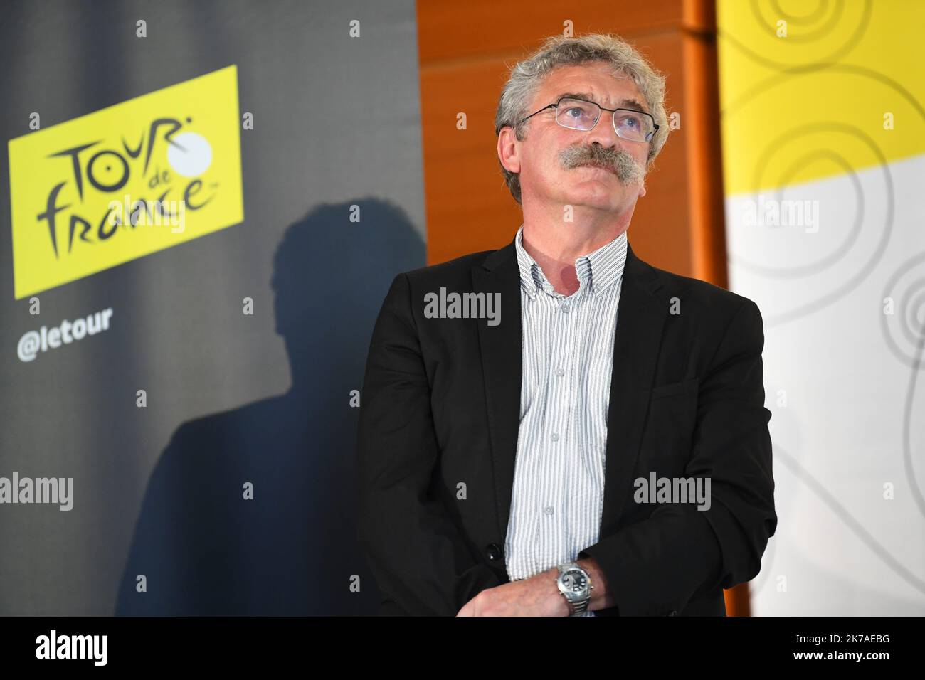 ©PHOTOPQR/LE TELEGRAM/NICOLAS CREACH ; ; 10/08/2020 ; FOTO NICOLAS CREACH / LE TELEGRAMM. Rennes (35) Conseil de régional ( Tour de France ) LE 10082020 Présentation du Tour de France 2021 à Rennes on conseil de régional. Jean-Luc Chenut (Président du conseil départemental d'Ille-et-Vilaine.) - Die Organisatoren der Tour de France gaben auf einer Pressekonferenz im Regionalrat der Bretagne in Rennes bekannt, dass der Grand Départ der Tour de France 2021 in Brest stattfinden wird. Stockfoto