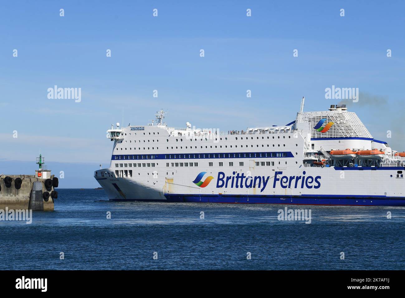 ©PHOTOPQR/LE TELEGRAM/NICOLAS CREACH ; ; 31/07/2020 ; FOTO NICOLAS CREACH / LE TELEGRAMM. Roscoff ( 29 ) Britanny Ferries LE 14082020 Les derniers départ des bateaux de la Britanny Ferries vers l'Angleterre avant La mise en place d'une quatorzaine pour toutes les personnes entrant sur le territoire Britannique qui commence à partir du Samedi 15 Aout à 6 H du matin. Abfahrt der Britany Ferries nach England die Menschen, die ab Samstag, dem 15. August um 6 Uhr in britisches Territorium einreisen, werden in den vierzehn Tagen sein. Roscoff am 14. August 2020 Stockfoto