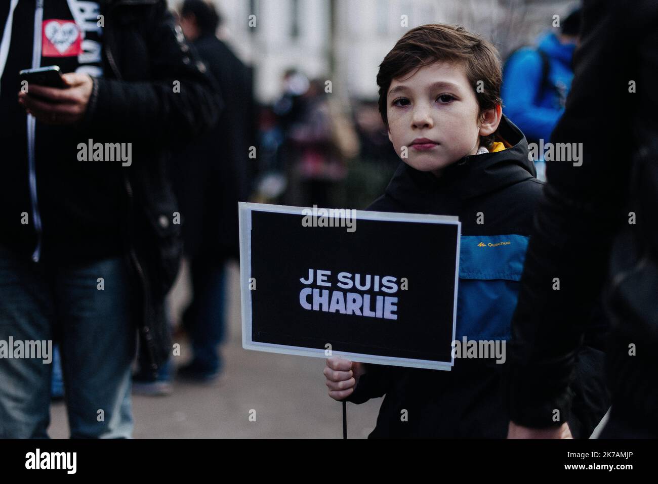 ©Jan Schmidt-Whitley/Le Pictorium/MAXPPP - Jan Schmidt-Whitley/Le Pictorium - 11/01/2015 - Frankreich / Paris - Dimanche 11 janvier 2015, Eine unschätzbare s'est reunie entre Republique et Nation pour montrer son attachement aux valeurs republicaines Suite aux attentats contre Charlie Hebdo et l'Hyper Casher de la porte de Vincennes par les frere Kouachi. ILS ont revendiques l'attentat au nom de Al-Qaida dans la peninsule Arabique (AQPA). Les victimes de la tuerie sont les dessinateurs Cabu, Charb, Honore, Tignous et Wolinski, la psychanalyste Elsa Cayat, l'economiste Bernard Maris, le policier Fr. Stockfoto