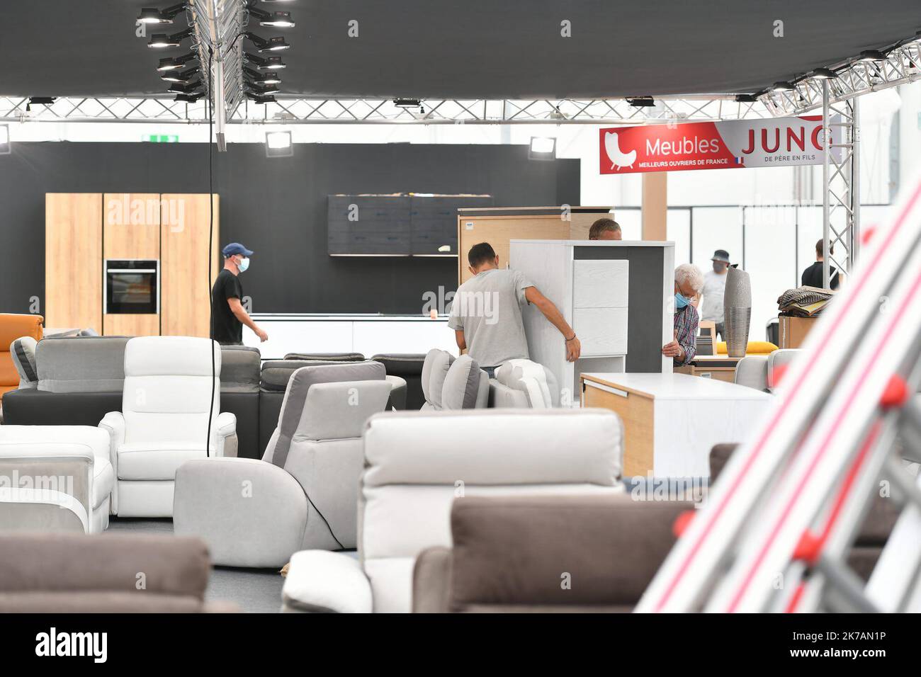 ©PHOTOPQR/DNA/Franck KOBI ; Strasbourg ; 03/09/2020 ; Les exposants installent leur stand pour la Foire européenne de Strasbourg qui se déroule du 4 au 11 septembre avec des nouvelles conditions sanitaire - 2020/08/03. Letzte Vorbereitungen für die Europäische Messe Stockfoto