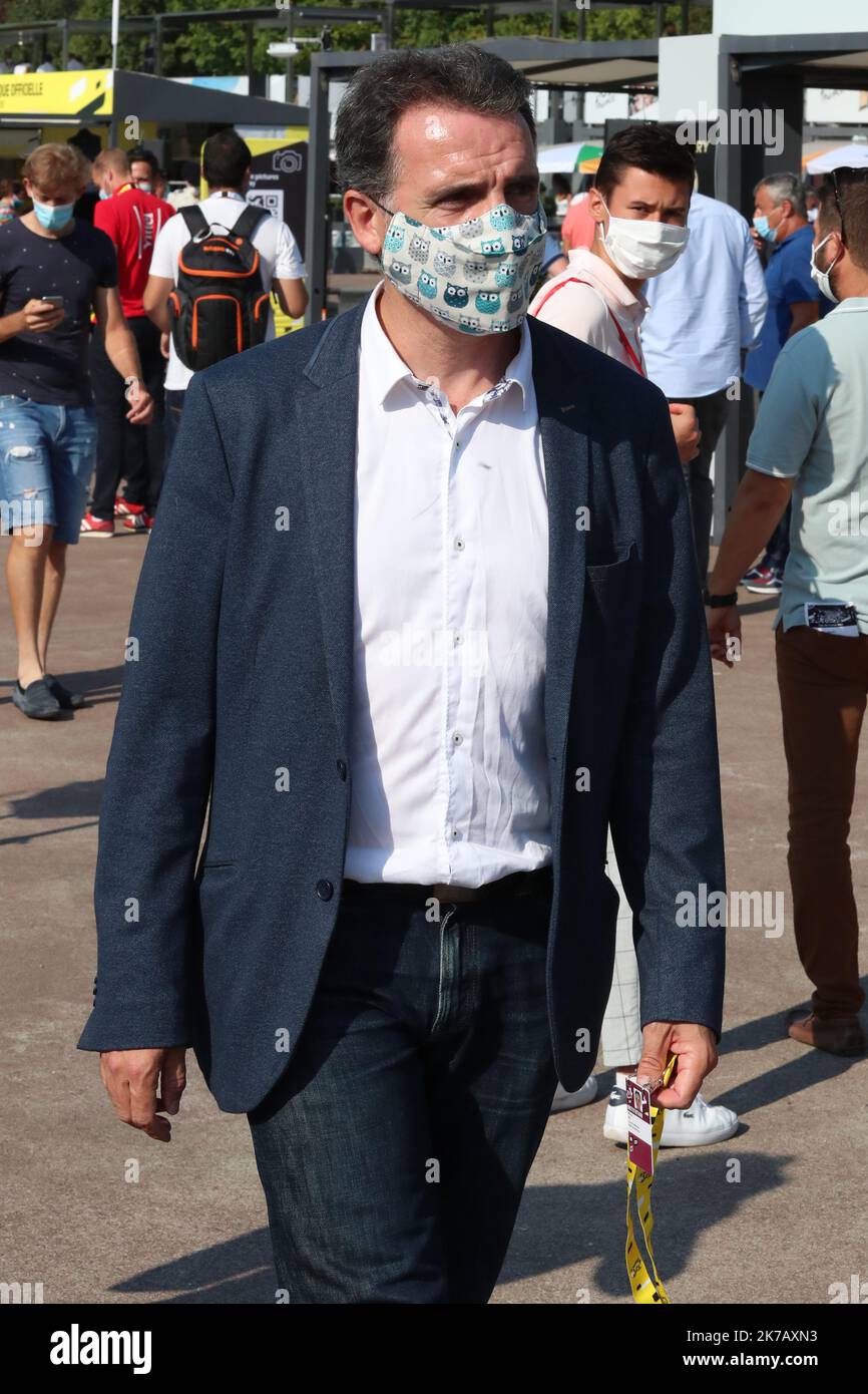 ©Pierre Teyssot/MAXPPP ; TOUR DE FRANCE 2020- UCI Cycling World Tour under Virus Outbreak. Etappe 17. von Grenoble nach Meribel am 16.. September 2020, Grenoble, Frankreich. Eric Piolle, Bürgermeister von Grenoble. © Pierre Teyssot/Maxppp Stockfoto