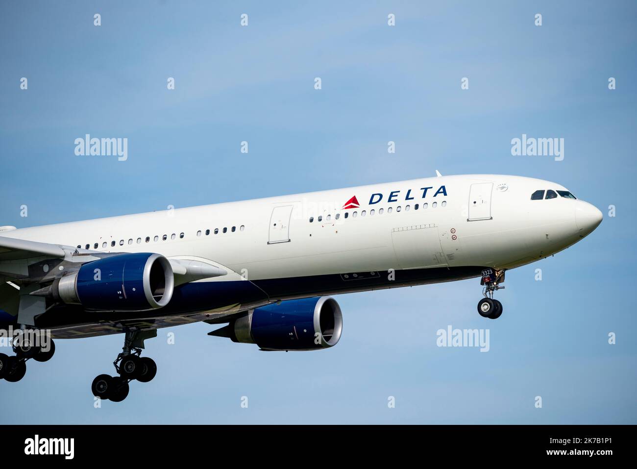 Flughafen Amsterdam Schiphol, AMS, Flugzeug auf dem Weg nach Kaagbaan