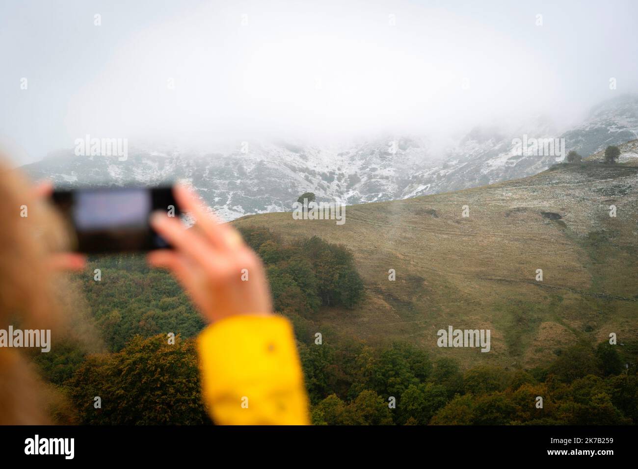 ©PHOTOPQR/LA MONTAGNE/Jérémie FULLERINGER ; ; 25/09/2020 ; Illustration Premiere chute de neige, meteo, Puy Mary, 25/09/2020. PUY MARY FRANCE SEPT 25TH 2020 -ERSTER SCHNEE IM ZENTRUM FRANKREICHS Stockfoto