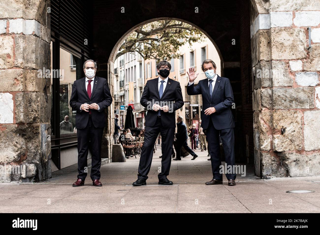 ©PHOTOPQR/L'INDEPENDANT/Nicolas Parent ; Perpignan ; 09/10/2020 ; Conférence de Presse des trois anciens présidents d ela généralitat de Catalunya, Quim Torra, Carles Puigdemont, et Artur Mas, réunis à Perpignan. Der katalanische Separatistenpräsident Quim Torra, das Europaabgeordnete und der ehemalige katalanische Präsident Carles Puigdemont und der ehemalige katalanische Regionalpräsident Artur Mas, die letzten drei Präsidenten der katalanischen Region, halten am 9. Oktober 2020 eine Pressekonferenz in Perpignan, Südwest-Frankreich. Stockfoto