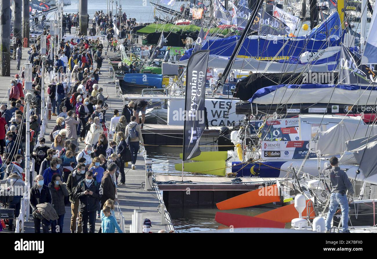 ©PHOTOPQR/OUEST FRANKREICH/jerome fouquet ; LES SABLES D'OLONNE ; 21/10/2020 ; Vendée Globe 2020. Public sur les Pontons Foto: jerome fouquet/ Ouest-France Stockfoto