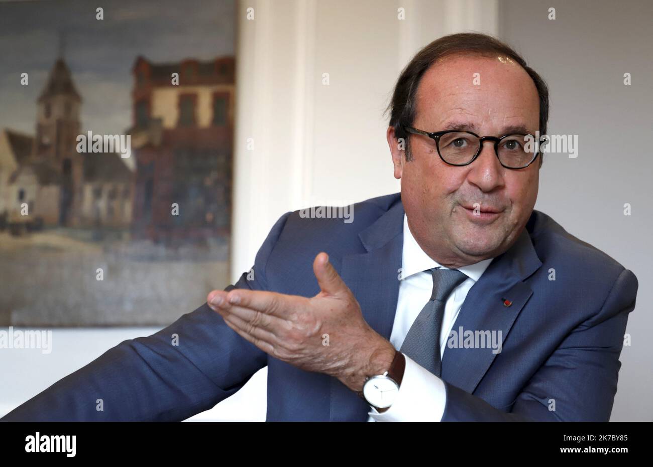 ©PHOTOPQR/LE PARISIEN/Delphine Goldsztejn ; PARIS ; 10/11/2020 ; François Hollande Bureaus de François Hollande 242 rue de Rivoli 75001 Paris Le 10/11/2020 Foto : Delphine Goldsztejn - 2020/11/13. Ehemaliger Französischer Präsident François Hollande. Stockfoto