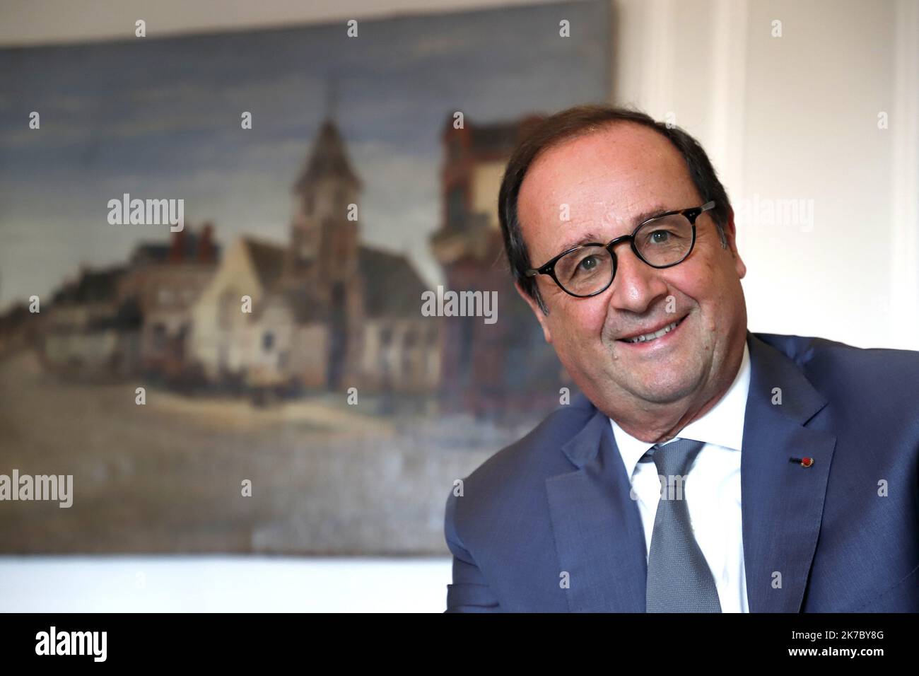 ©PHOTOPQR/LE PARISIEN/Delphine Goldsztejn ; PARIS ; 10/11/2020 ; François Hollande Bureaus de François Hollande 242 rue de Rivoli 75001 Paris Le 10/11/2020 Foto : Delphine Goldsztejn - 2020/11/13. Ehemaliger Französischer Präsident François Hollande. Stockfoto