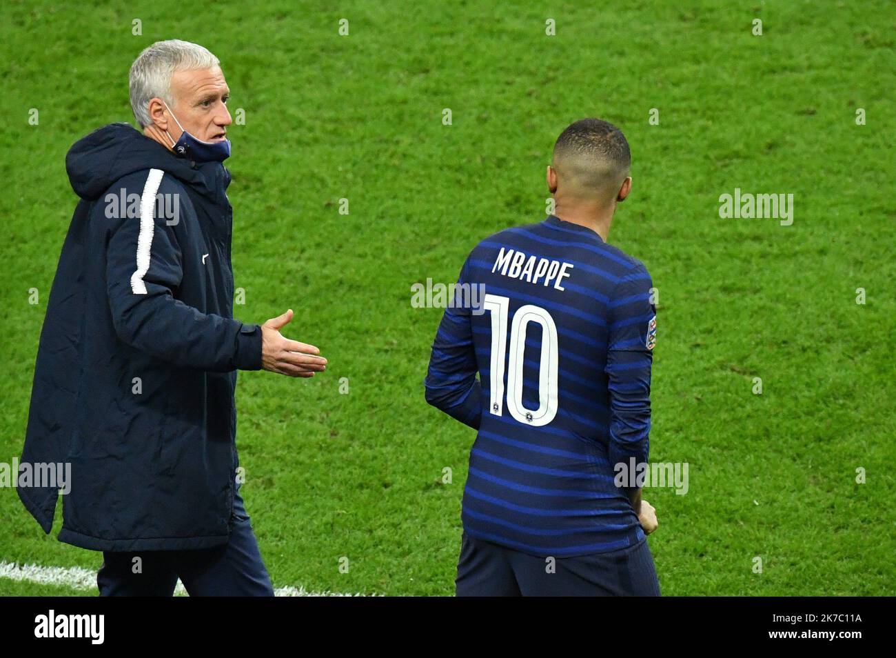 ©PHOTOPQR/VOIX DU Nord/BONNIERE Pascal ; 17/11/2020 ; SAINT DENIS , le 17 novembre 2020, ligue des Nations match France - Suede groupe c au stade de france . Pascal BonniÃ¨RE - Saint Denis, Frankreich, nov 17. 2020 - Nationenliga des Fußballs Frankreich gegen Schweden Stockfoto