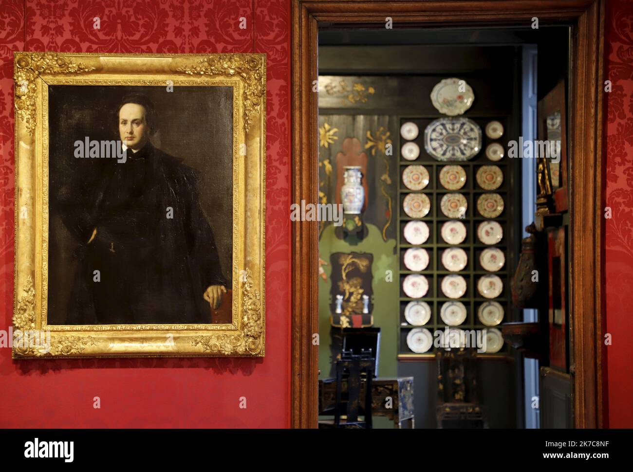 ©PHOTOPQR/LE PARISIEN/Delphine Goldsztejn ; PARIS ; 08/12/2020 ; Maison de Victor Hugo 6 Place des Vosges, 75004 Paris Louis Boulanger : Victor Hugo Le 08/12/2020 Foto : Delphine Goldsztejn - Paris, Frankreich, dez 8. 2020 - das Haus von Victor Hugo, das sich an einem der berühmtesten Orte von Paris, dem Place des Vosges, befindet, wurde renoviert. Das Haus, in dem der Autor von Les Misérables vor seinem Exil lebte, wird nach 18 Monaten Arbeit bald wieder eröffnet. Eine Verzauberung. Führung in Vorschau. Victor Hugo (1802-1885) war ein französischer Dichter, Schriftsteller und Dramatiker der romantischen Bewegung. Während einer literarischen Karriere, die Stockfoto