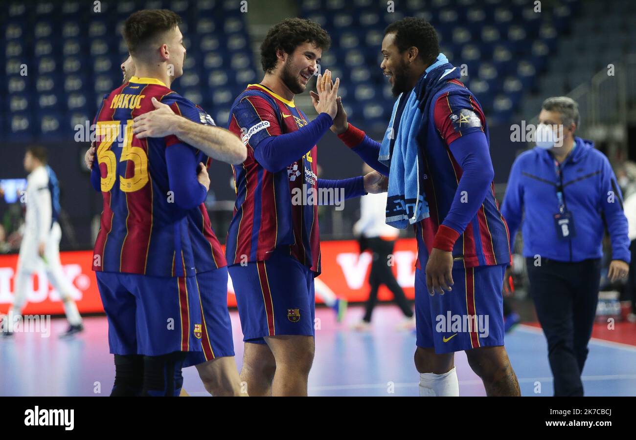 ©Laurent Lairys/MAXPPP - Célébation Sieg Cedric Sorhaindo während der EHF Champions League 2020, Finale vier Halbfinalspiel zwischen FC Barcelona und Paris Saint-Germain am 28. Dezember 2020 in der Lanxess Arena in Köln, Deutschland - Foto Laurent Lairys / MAXPPP Stockfoto