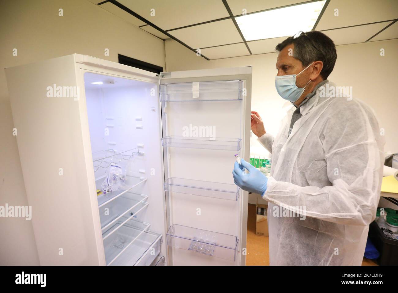 ©PHOTOPQR/NICE MATIN/Sébastien Botella ; Cannes ; 09/01/2021 ; Ouverture du Premier Grand Centre de impfung contre le Covid-19 au Palais des Congrès de Cannes, le samedi 9 janvier 2021 Eröffnung des ersten großen Impfzentrums gegen Covid-19 im Palais des Congrès in Cannes, am Samstag 9 Januar, 2021 Stockfoto