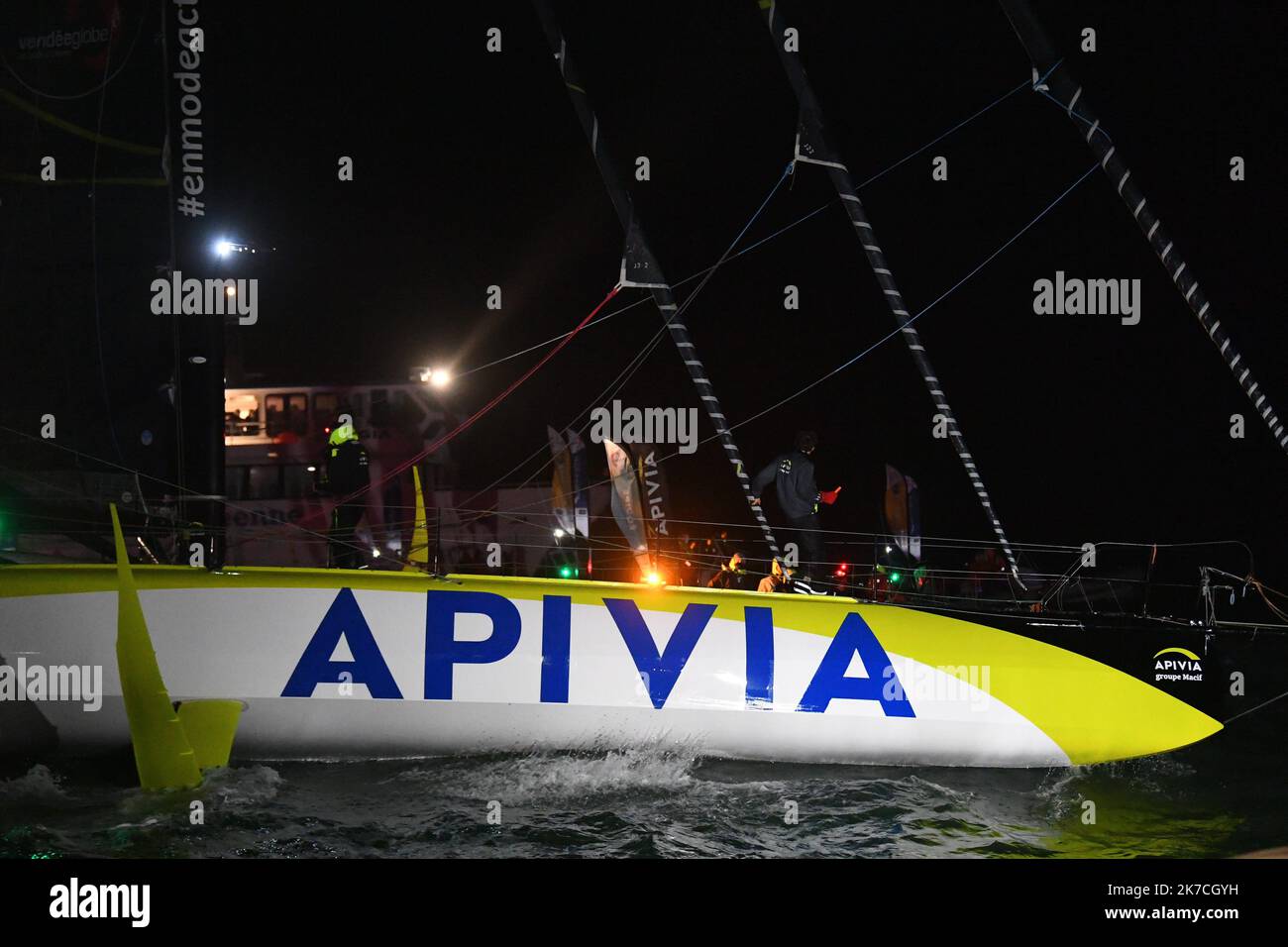 ©PHOTOPQR/LE TELEGRAM/Nicolas Creach ; ; 27/01/2021 ; FOTO Nicolas Creach / LE TELEGRAMM. ( 85 ) Les Sable de'Olonne LE 27012021 Vendée Globe 2020 CHARLIE DALIN ( APIVIA ) die Ankunft der Vendée Globe 2020-2021, Ausgabe 9. des Solo-Nonstop-Weltjacht-Rennens, am 27. 2021. Januar in Les Sables-d'Olonne, Frankreich Stockfoto